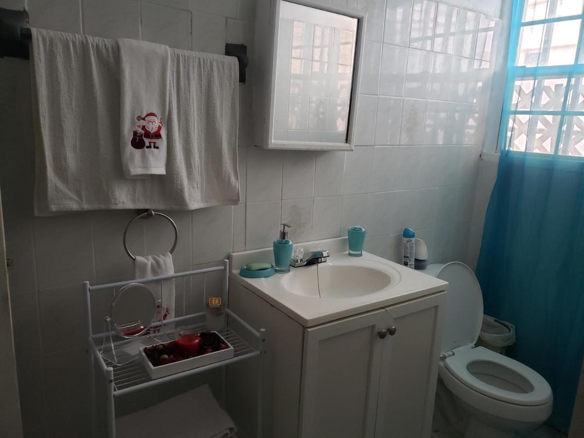 Figueroa Guest Rooms In Country Club Сан Хуан Екстериор снимка
